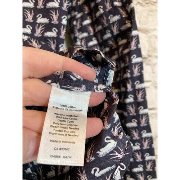 Talbots Top Womens 16 Swan Print Button Up Navy Blue Cotton Plus Contrast Cuff - Picture 12 of 13